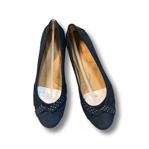 Studded ballet flats. Silver studs navy suede